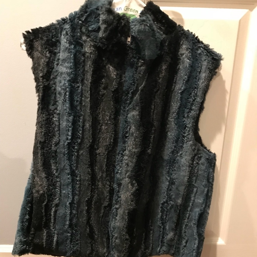 Faux Fur Zip-up Vest